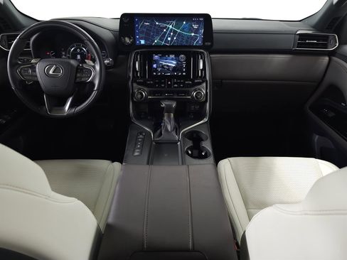 Used 2024 Lexus LX 600 4WD w/ Appearance Package image 27