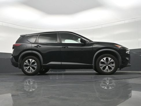 Used 2022 Nissan Rogue SV w/ SV Premium Package FWD image 28