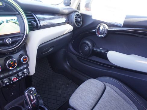 Used 2021 MINI Cooper S w/ Signature Upholstery Package FWD image 22