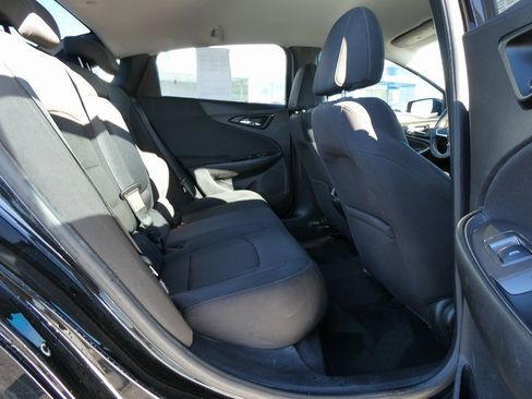 Used 2017 Chevrolet Malibu LT w/ Sport Package image 16