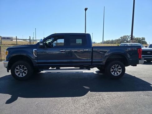 Used 2017 Ford F250 XLT w/ XLT Premium Package image 8