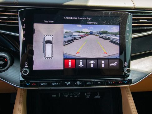 Used 2025 Jeep Grand Wagoneer L Series III w/ Rear Seat Video Group 1 AWD/4WD image 35