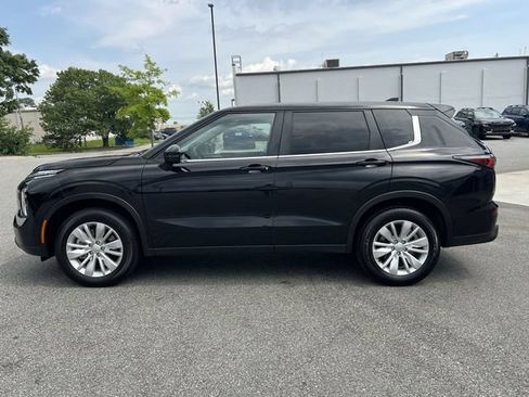 Used 2025 Mitsubishi Outlander ES AWD/4WD image 10