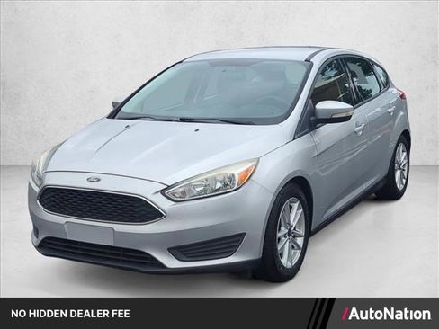 Used 2016 Ford Focus SE FWD image 1