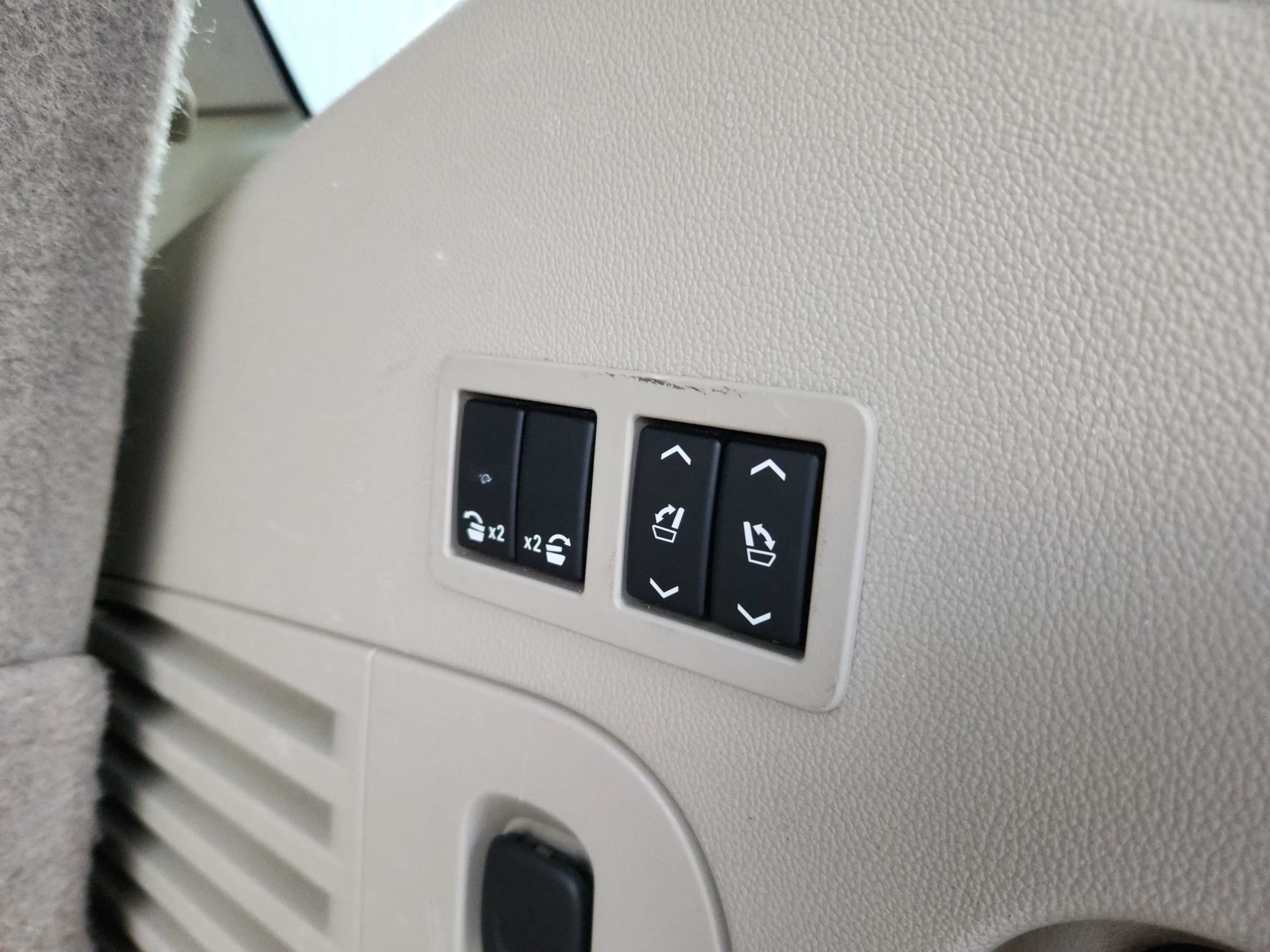 Used 2015 Cadillac Escalade Premium AWD/4WD image 26