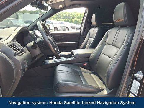 Used 2025 Honda Ridgeline TrailSport image 2