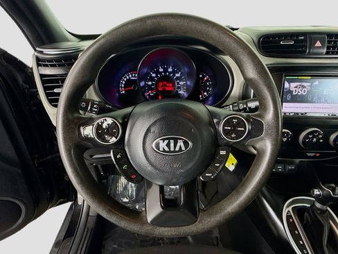Used 2018 Kia Soul image 13