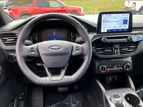 Used 2025 Ford Escape ST-Line Select image 5