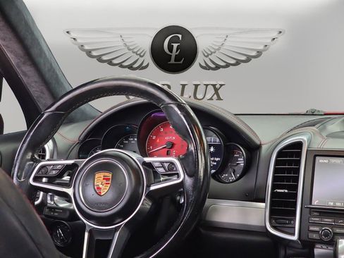Used 2016 Porsche Cayenne GTS image 17