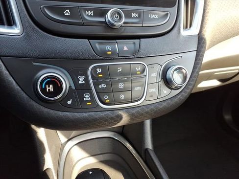 Used 2020 Chevrolet Malibu LT image 24