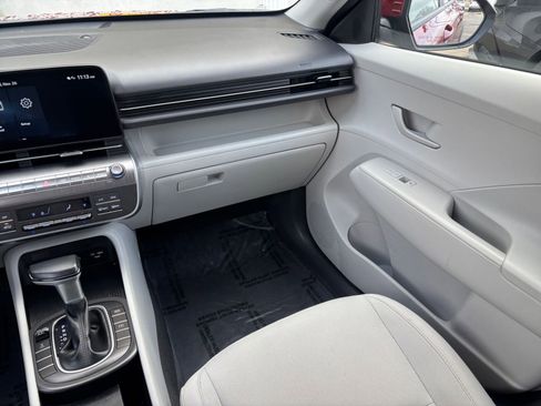 Used 2025 Hyundai Kona SEL image 31
