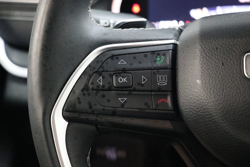 Used 2023 Jeep Grand Cherokee L Laredo AWD/4WD image 21