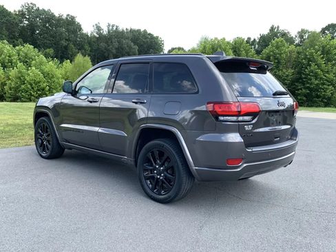 Used 2019 Jeep Grand Cherokee Altitude AWD/4WD image 5