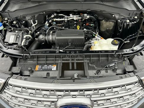 Used 2022 Ford Explorer XLT w/ Equipment Group 202A image 15