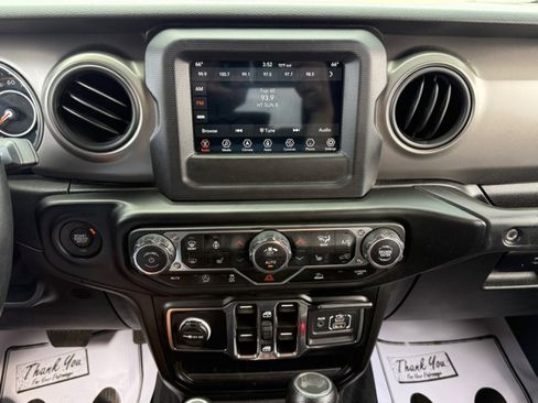 Used 2022 Jeep Wrangler Unlimited Sport AWD/4WD image 12