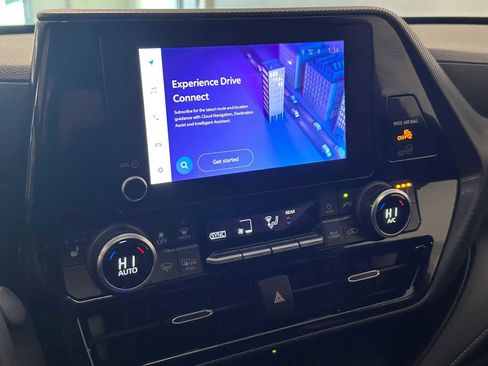 Certified 2024 Toyota Highlander XSE image 13