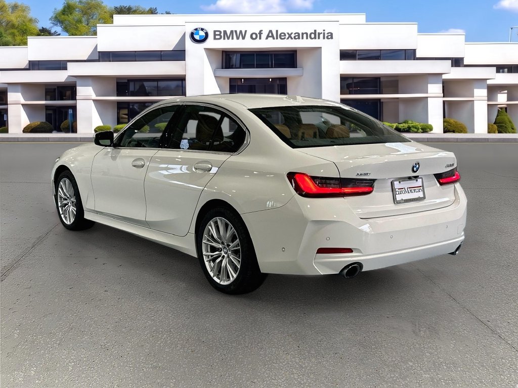 Used 2024 BMW 330i xDrive Sedan w/ Premium Package AWD/4WD image 7