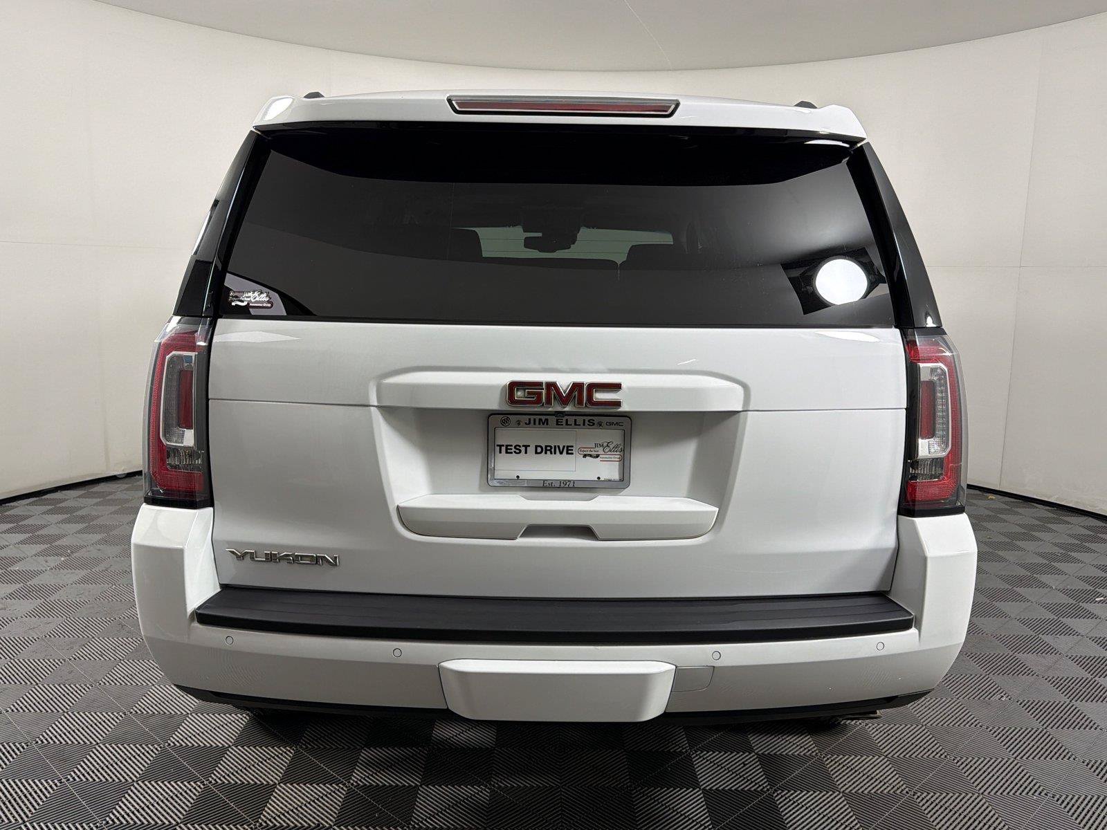 Used 2017 GMC Yukon SLT w/ Premium Edition RWD image 5