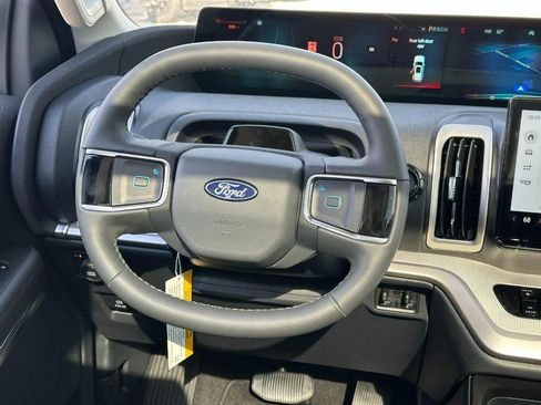 New 2025 Ford Expedition Active image 8