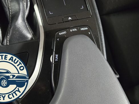 Used 2021 Lexus UX 200 image 18