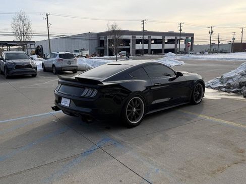 Used 2017 Ford Mustang GT w/ GT Performance Package image 6
