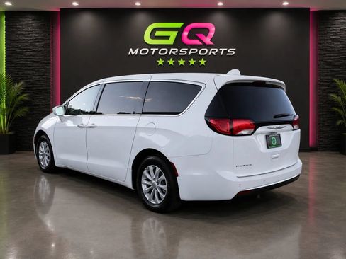 Used 2019 Chrysler Pacifica Touring Plus FWD image 5