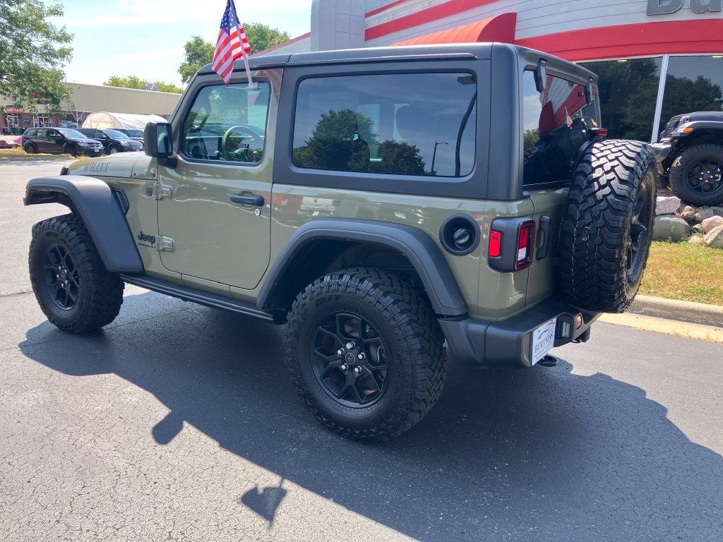 Used 2025 Jeep Wrangler Sport AWD/4WD image 10