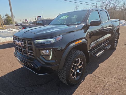 Used 2024 GMC Canyon AT4X AWD/4WD image 7
