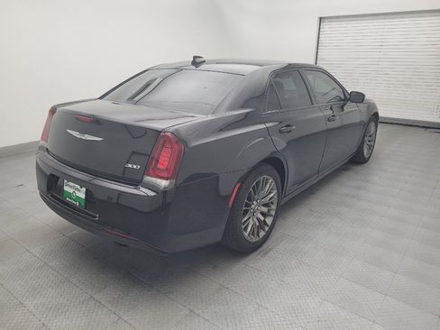 Used 2019 Chrysler 300 Touring w/ Sport Appearance Package RWD image 9