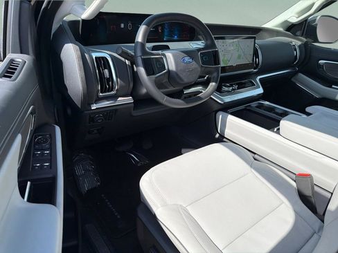 New 2026 Ford Expedition Platinum w/ Platinum Ultimate Package AWD/4WD image 18