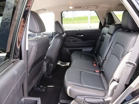 Certified 2025 Nissan Pathfinder SL AWD/4WD image 10