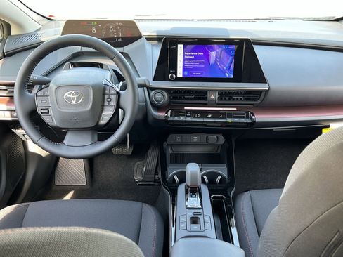 New 2026 Toyota Prius Plug-In Hybrid FWD image 19