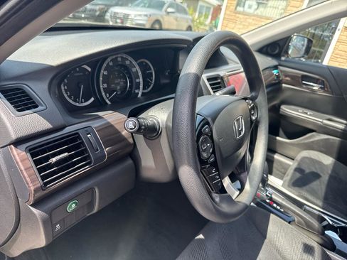 Used 2017 Honda Accord EX image 23