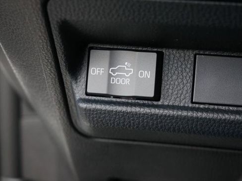 Certified 2024 Toyota Tacoma TRD Off-Road AWD/4WD image 31