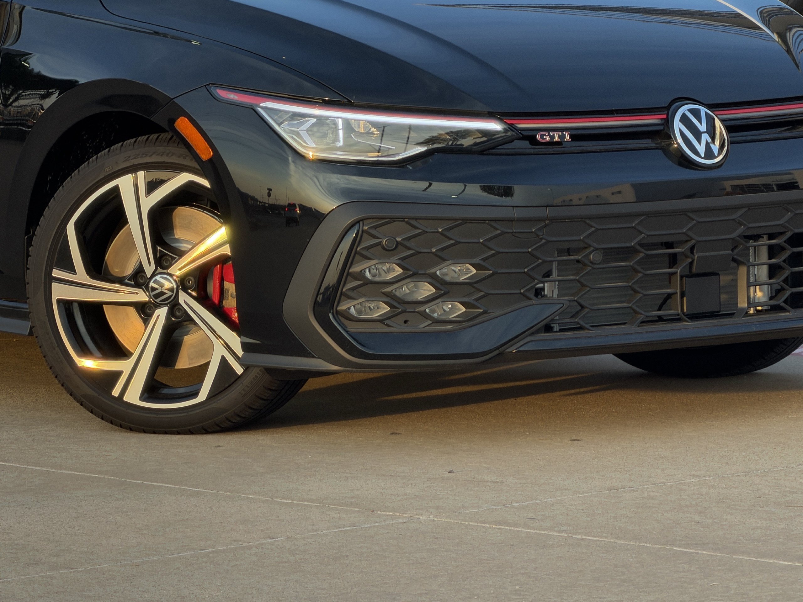 New 2026 Volkswagen GTI SE FWD image 8