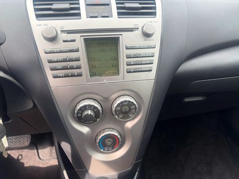 Used 2010 Toyota Yaris Sedan FWD image 37