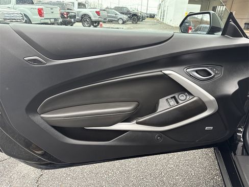 Used 2021 Chevrolet Camaro LT w/ RS Package image 10