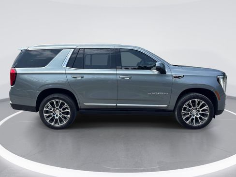 Used 2025 GMC Yukon Denali w/ Denali Reserve Package AWD/4WD image 9