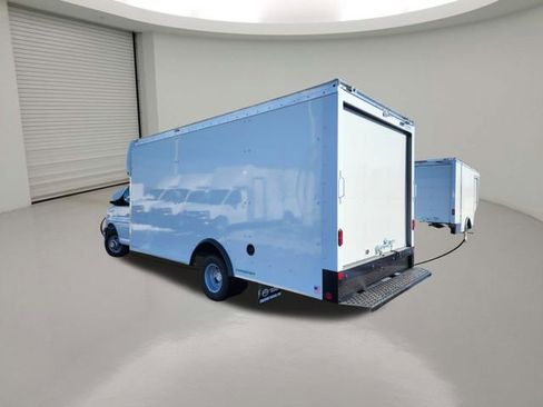 New 2026 Chevrolet Express 4500 w/ Power Convenience Package image 5