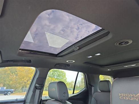 Certified 2023 Chevrolet Traverse High Country w/ LPO, Floor Liner Package image 19