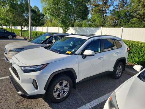 Used 2024 Toyota RAV4 XLE w/ Convenience Package FWD image 25