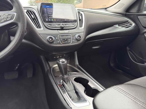 Used 2020 Chevrolet Malibu LT image 23