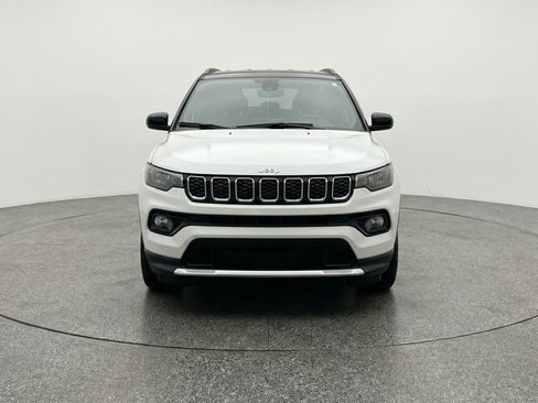 Used 2025 Jeep Compass Limited AWD/4WD image 2
