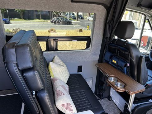 Used 2022 Mercedes-Benz Sprinter 2500 image 16