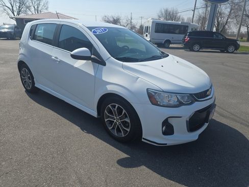 Used 2017 Chevrolet Sonic LT image 4