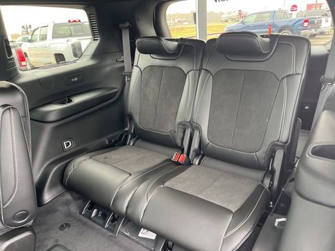 New 2025 Jeep Grand Cherokee L Altitude image 24