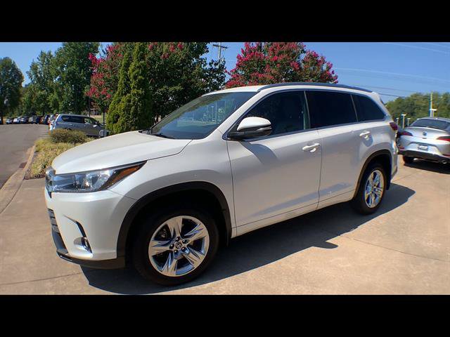 Used 2019 Toyota Highlander Limited AWD/4WD image 4