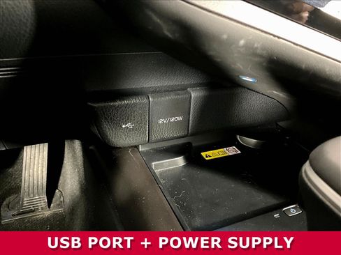 Used 2024 Toyota Camry XLE FWD image 16