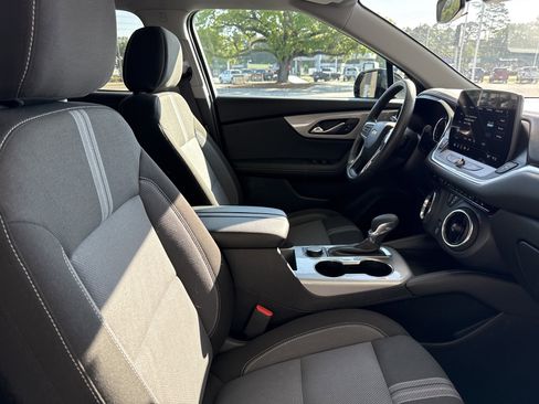 Used 2025 Chevrolet Blazer LT image 31