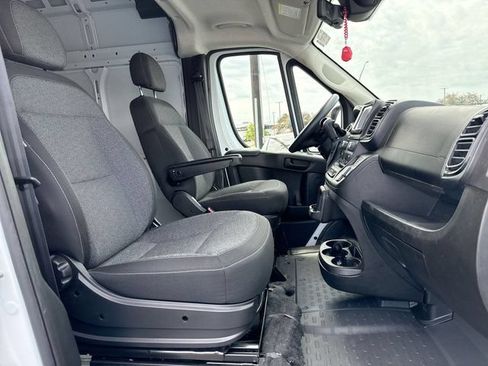 Used 2025 RAM ProMaster 2500 w/ Safety Group FWD image 15